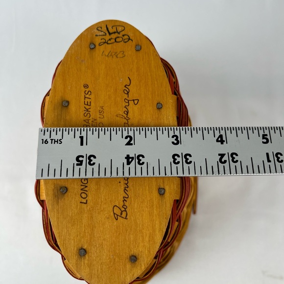 Longaberger Geranium Basket 2002 May Series Maple mid-tone wood with red accents - Picture 9 of 13